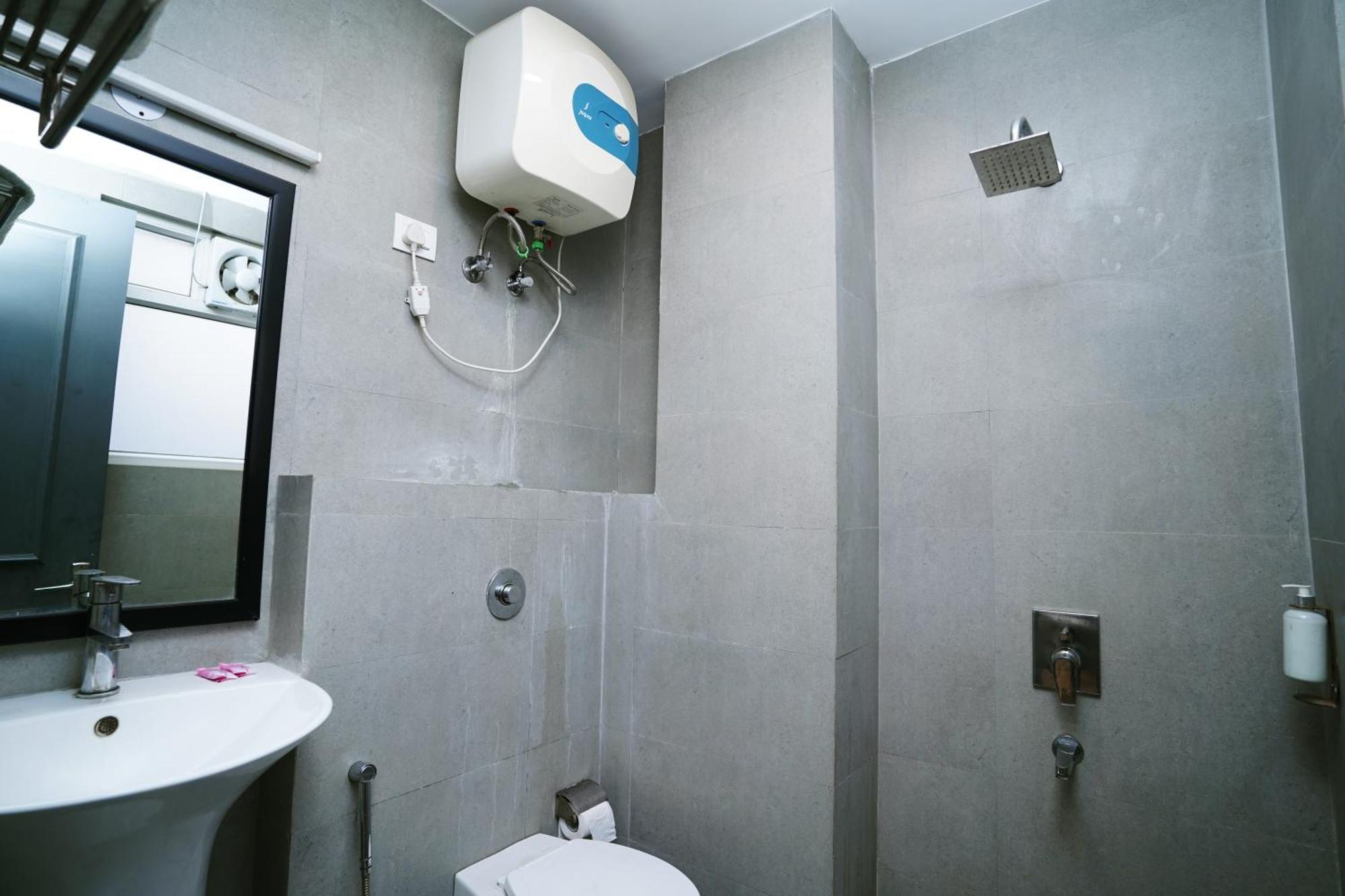 Hotel Mira Residency- Outer Ring Road, Paschim Vihar Delhi Kültér fotó
