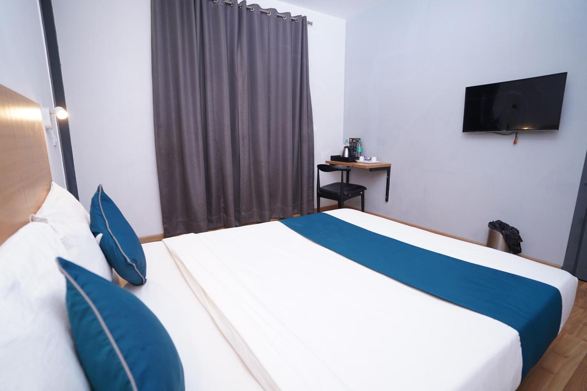 Hotel Mira Residency- Outer Ring Road, Paschim Vihar Delhi Kültér fotó