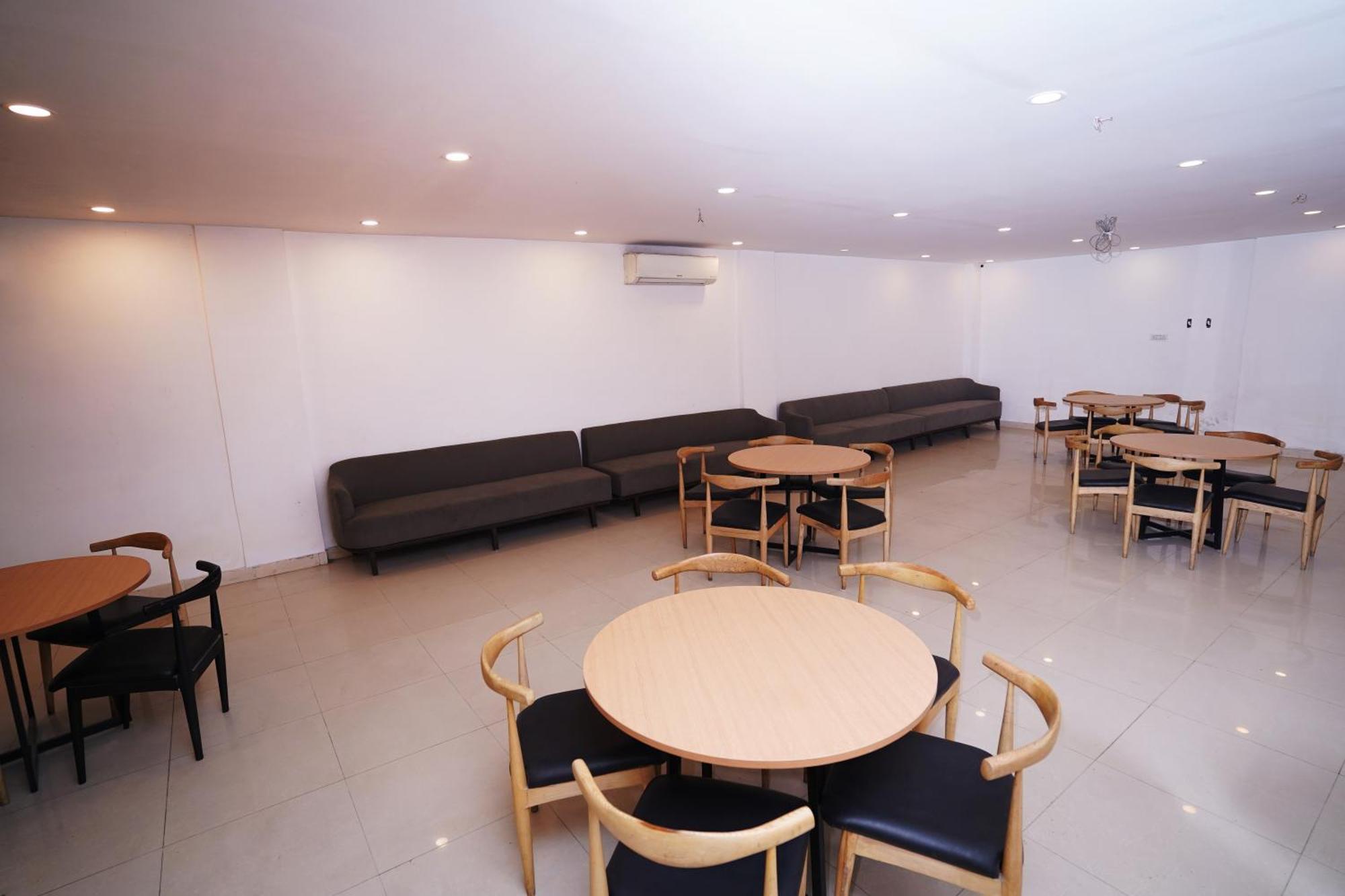 Hotel Mira Residency- Outer Ring Road, Paschim Vihar Delhi Kültér fotó