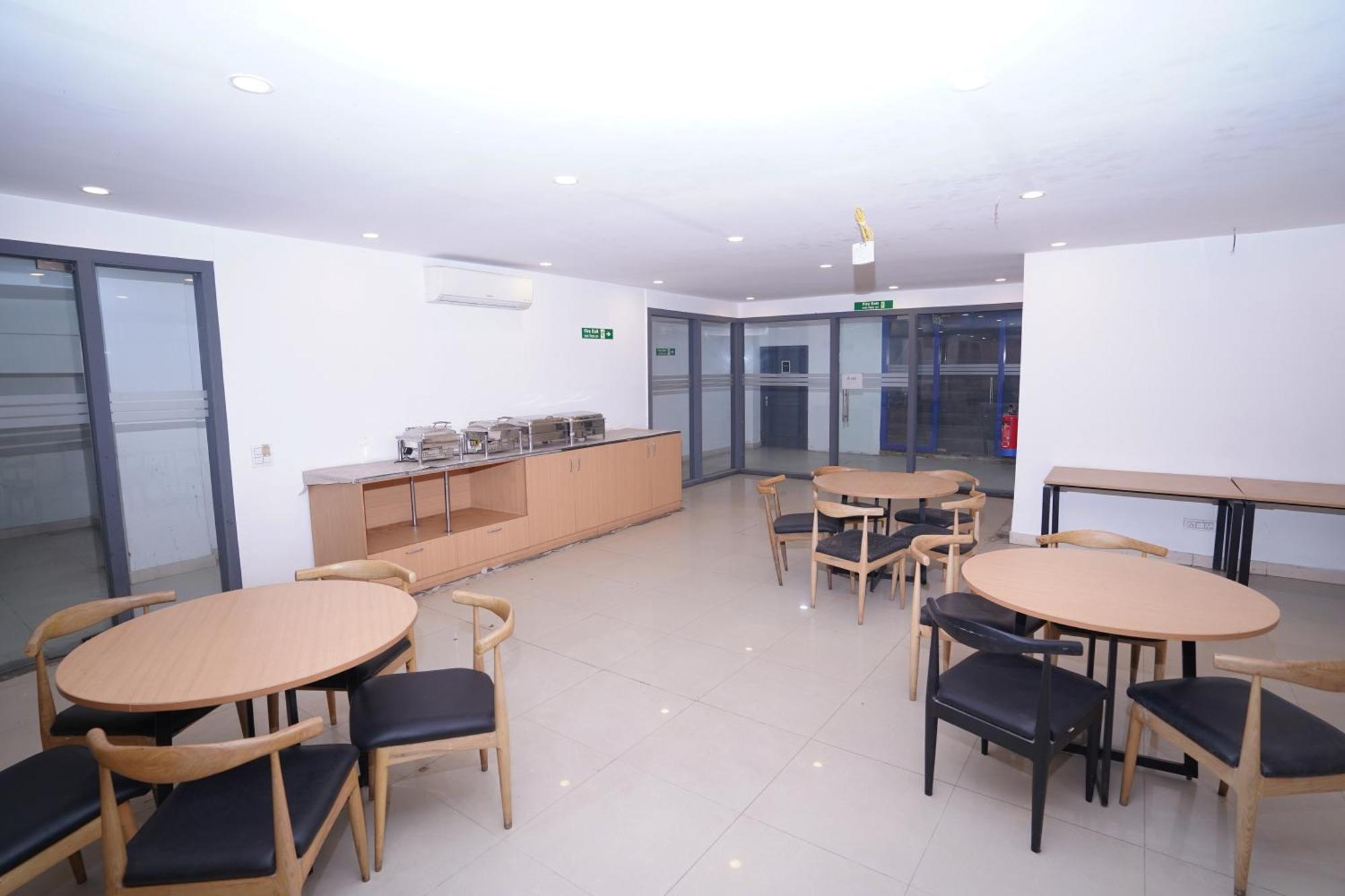 Hotel Mira Residency- Outer Ring Road, Paschim Vihar Delhi Kültér fotó