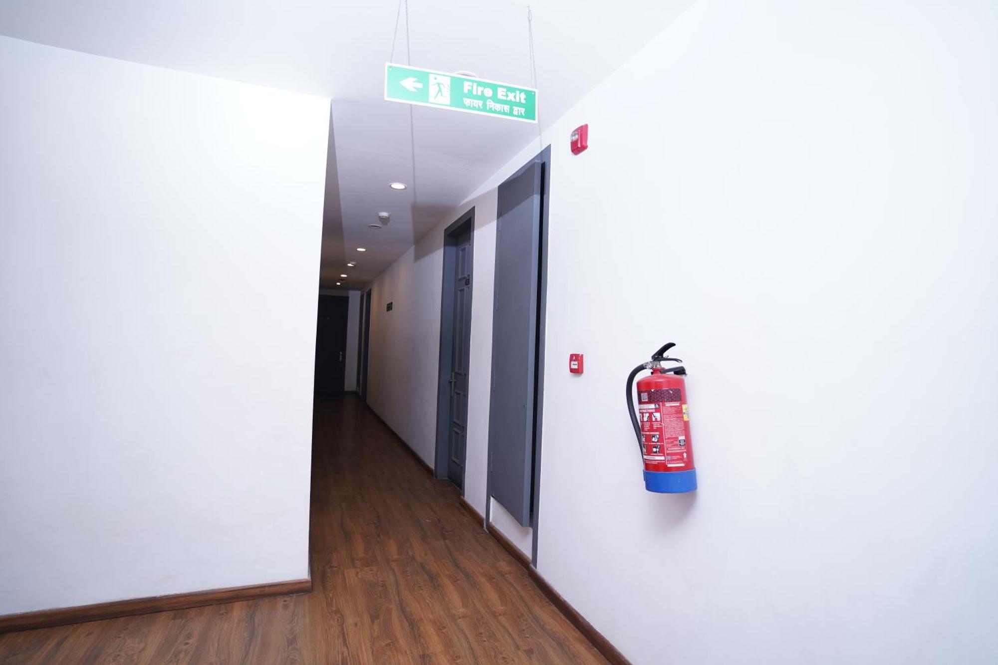 Hotel Mira Residency- Outer Ring Road, Paschim Vihar Delhi Kültér fotó